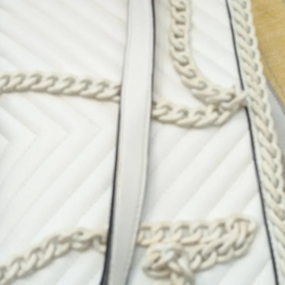 ALDO Greenwald Crossbody Bag Medium White Overflow With Metal Chain - Picture 14 of 16